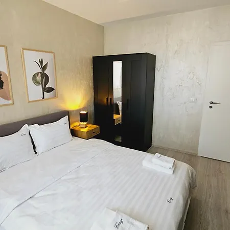 Panoramic Near Coresi Mall #brasov 아파트 브라쇼브